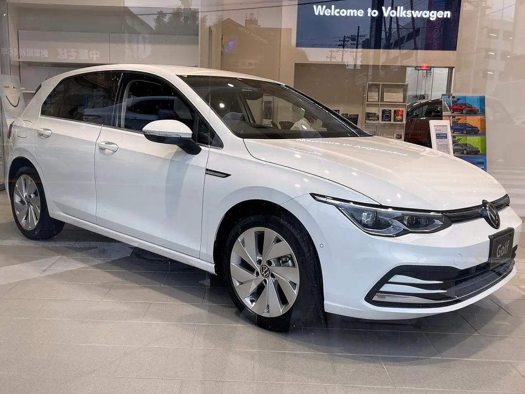 Photo de la voiture Volkswagen Golf, 2022